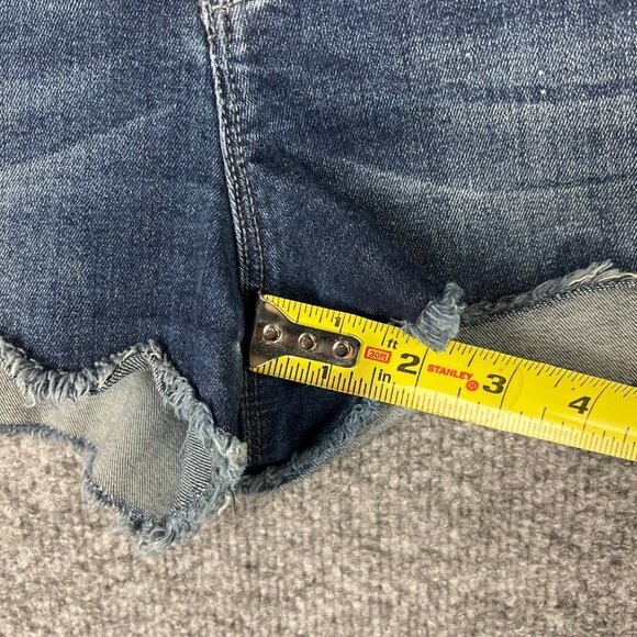 Vintage Guess Jeans Shorts 29 Womens Cut Off Distressed Medium Wash‎ Blue Denim - Picture 9 of 9